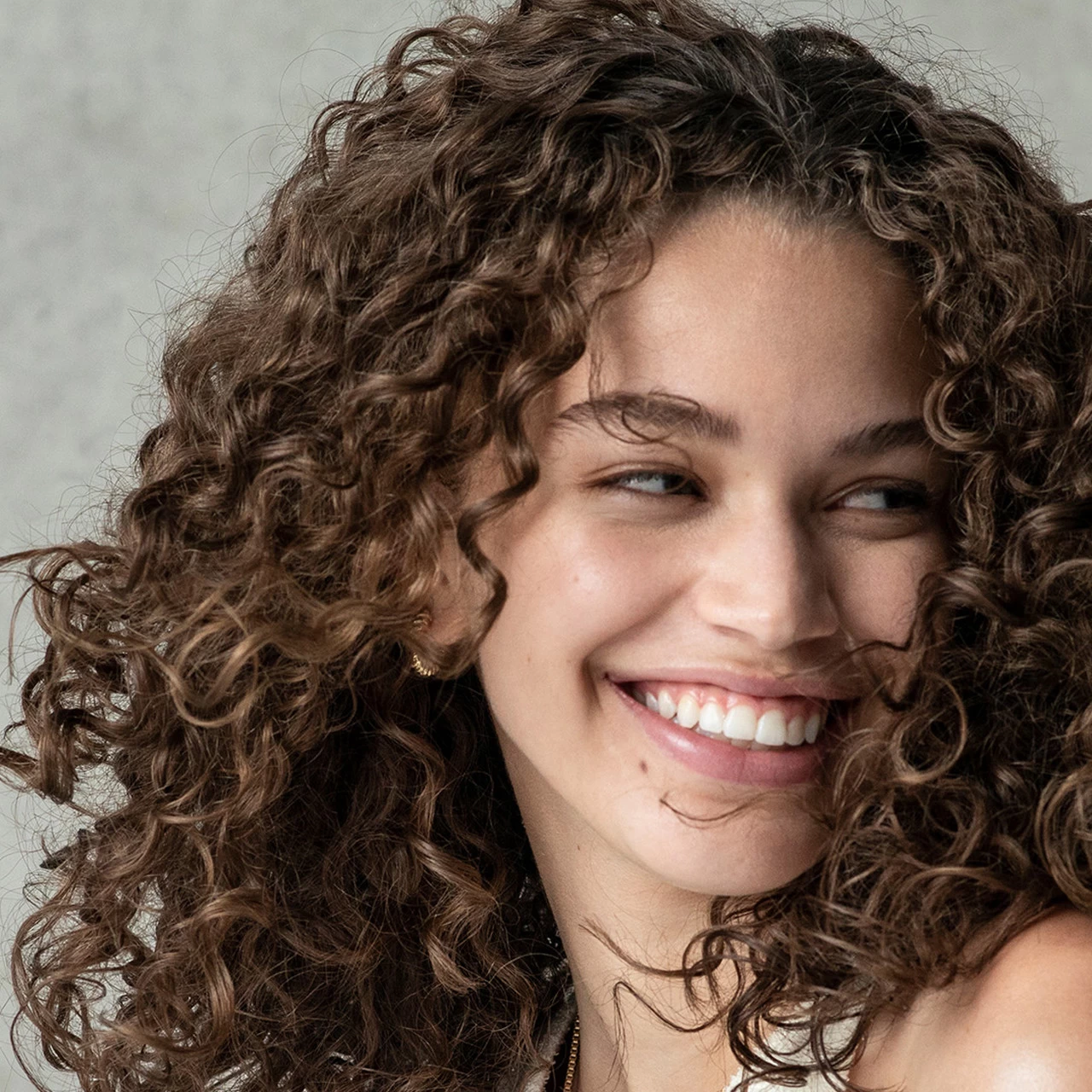 Gelée Perfectrice De Boucles Authentic Beauty Concept 250 Ml 4 Gelée Perfectrice De Boucles Authentic Beauty Concept 250 Ml – Image 4